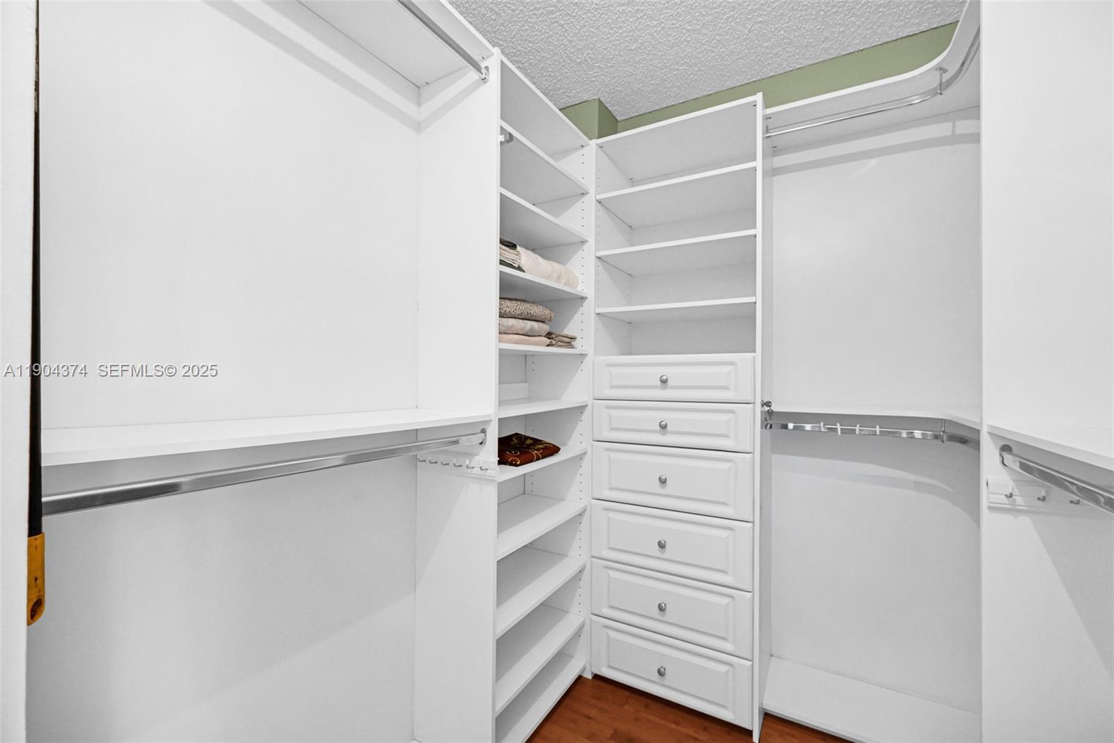 THE CLIPPER AT BISC COVE - Residential