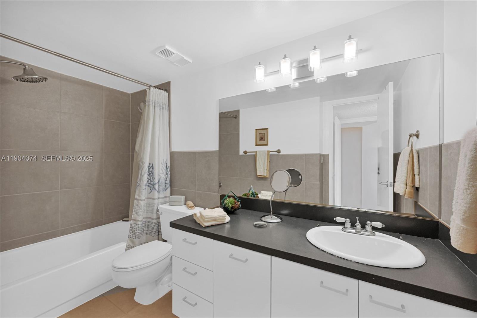 THE CLIPPER AT BISC COVE - Residential