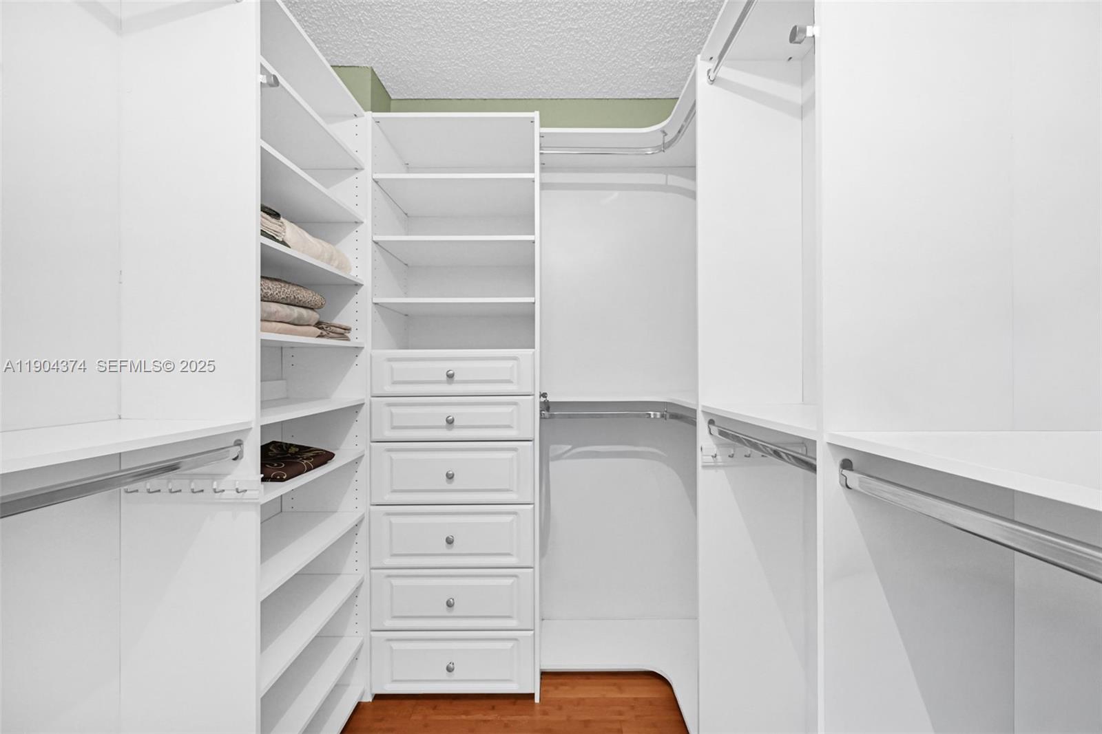 THE CLIPPER AT BISC COVE - Residential