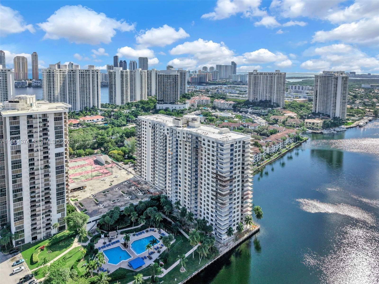 THE CLIPPER AT BISC COVE - Residential