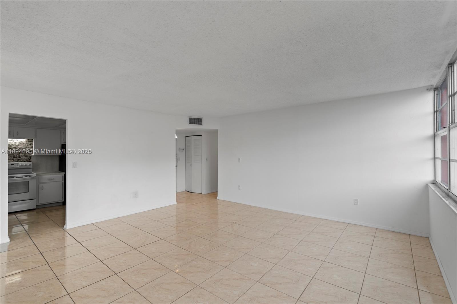 BUCKLEY TOWERS CONDO - EA - Residential Lease