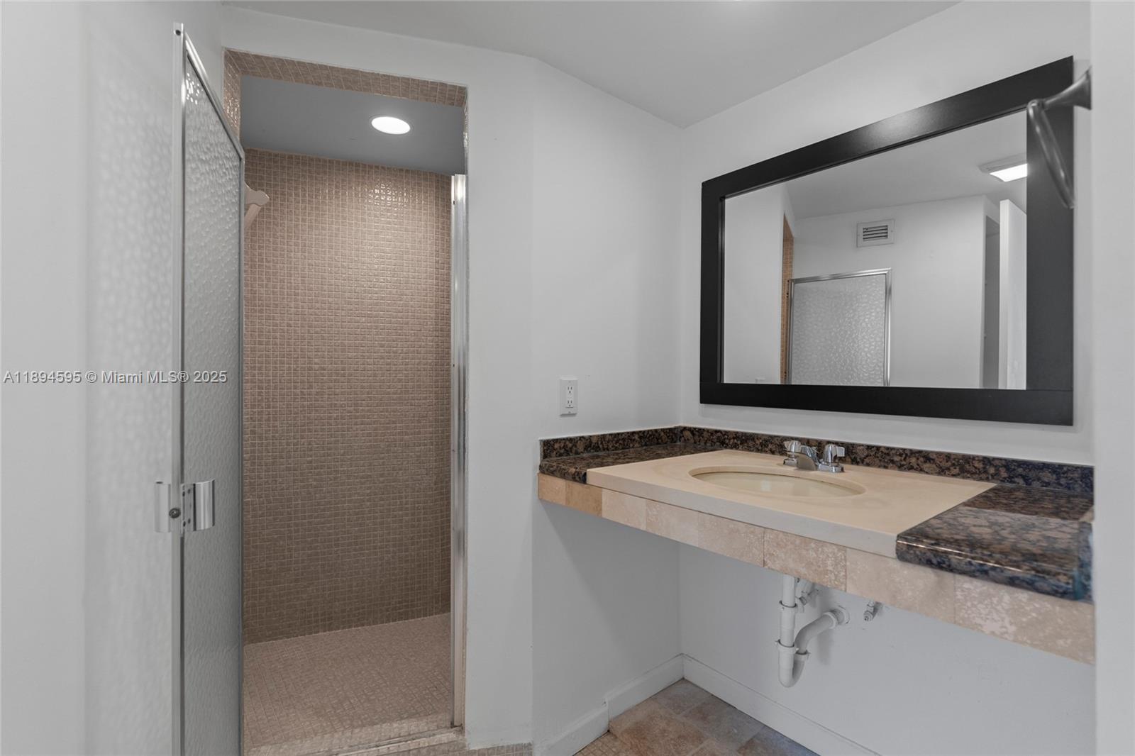BUCKLEY TOWERS CONDO - EA - Residential Lease