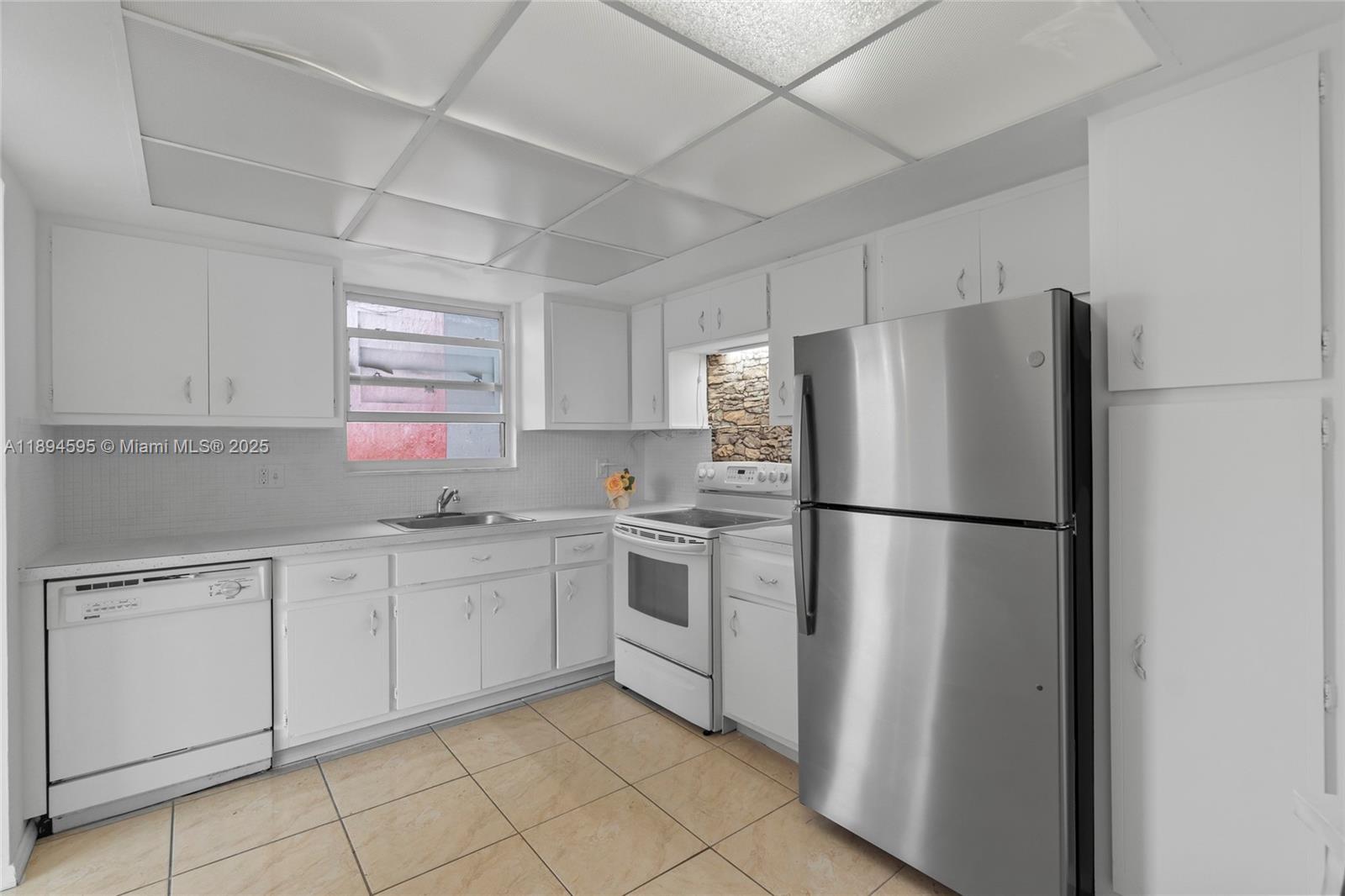 BUCKLEY TOWERS CONDO - EA - Residential Lease