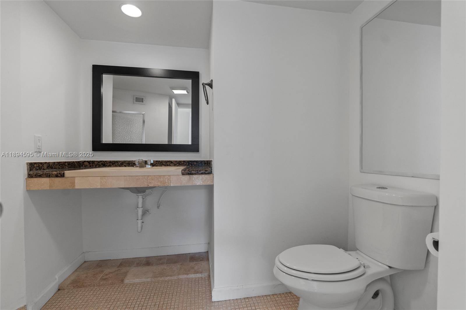 BUCKLEY TOWERS CONDO - EA - Residential Lease