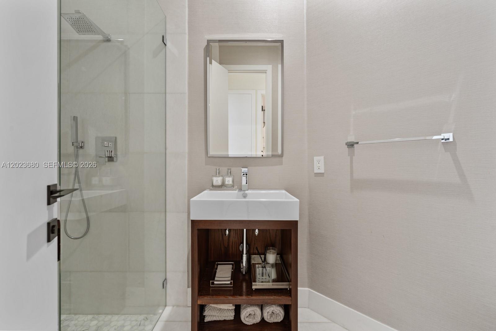 DORAL ISLES VENETIA - Residential