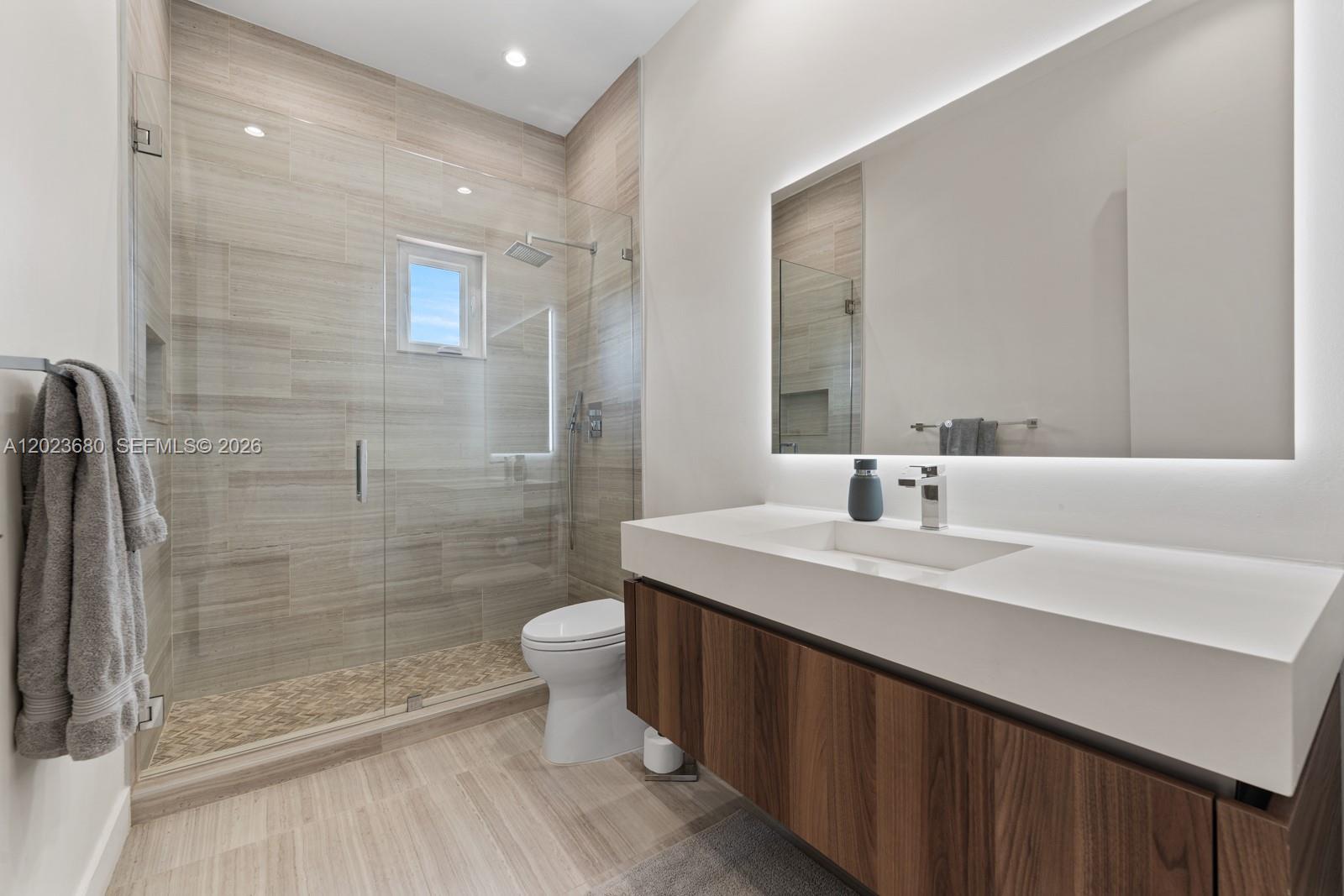 DORAL ISLES VENETIA - Residential