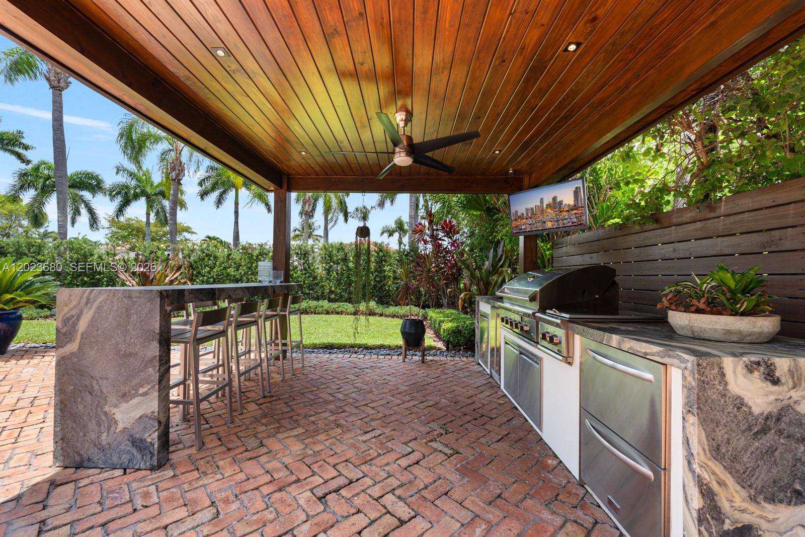 DORAL ISLES VENETIA - Residential