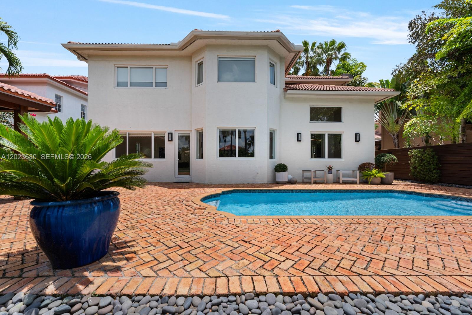 DORAL ISLES VENETIA - Residential