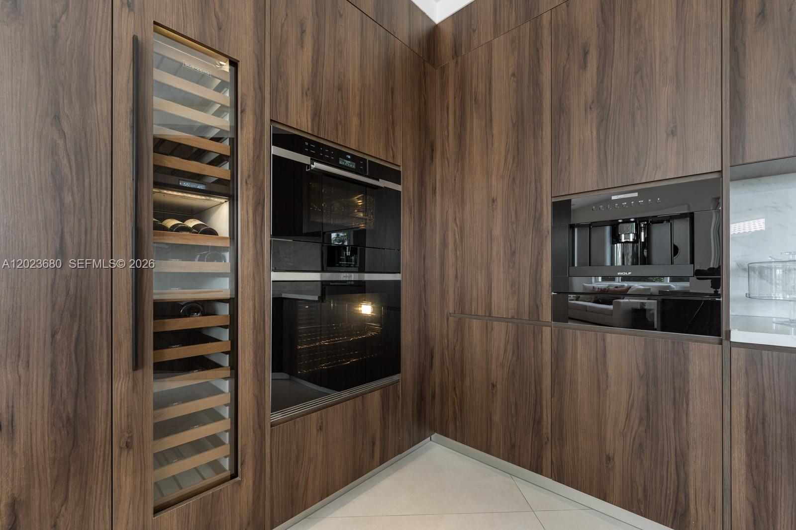 DORAL ISLES VENETIA - Residential