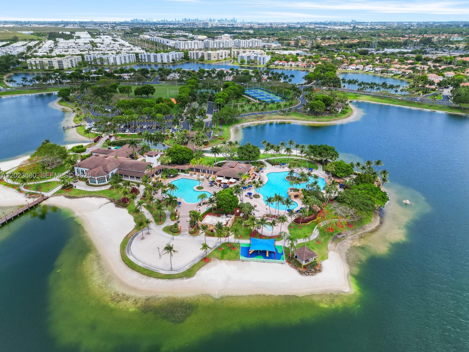 DORAL ISLES VENETIA - Residential