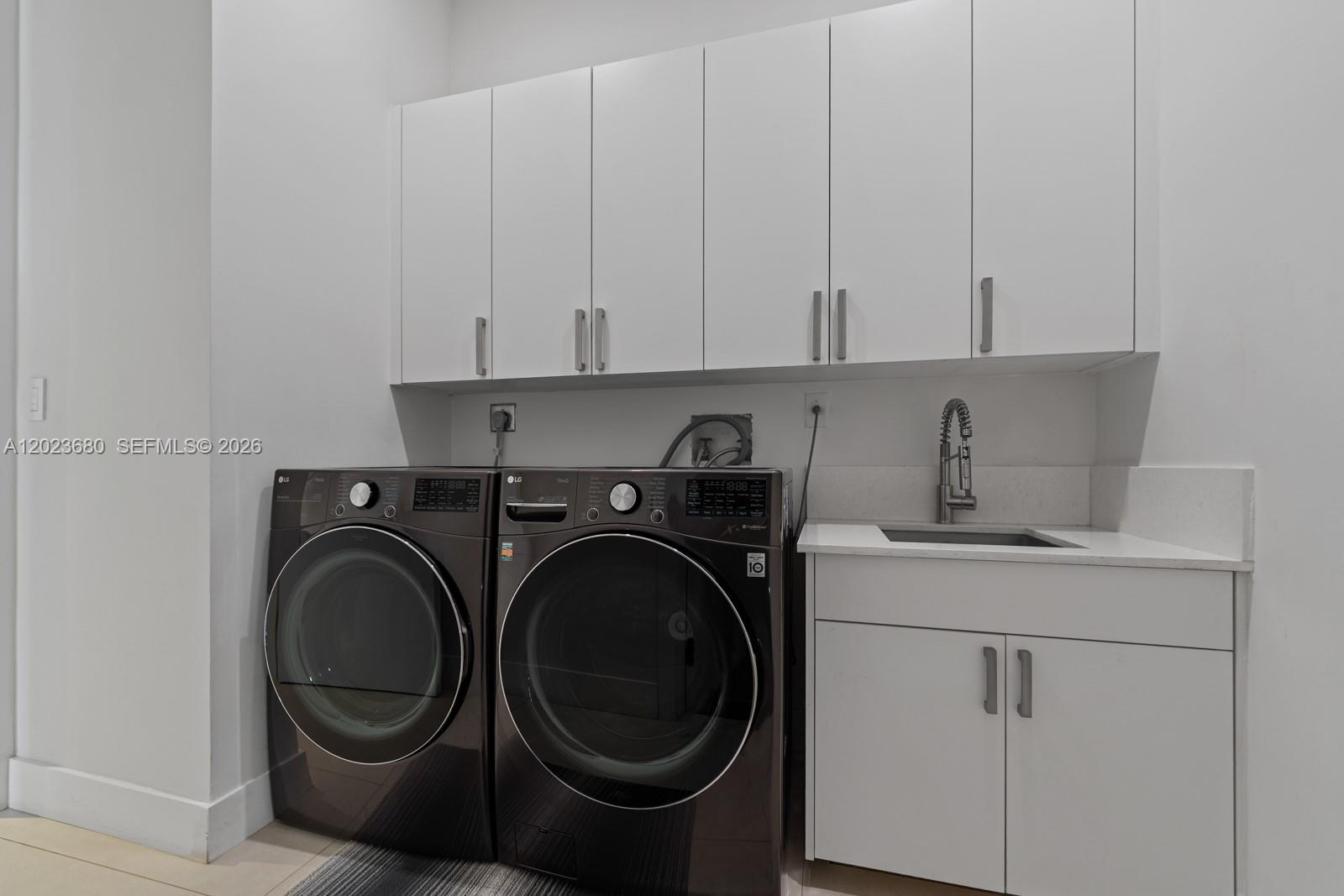 DORAL ISLES VENETIA - Residential