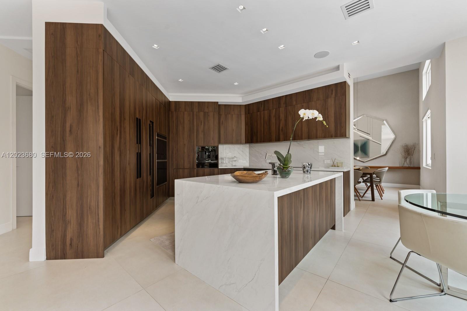 DORAL ISLES VENETIA - Residential