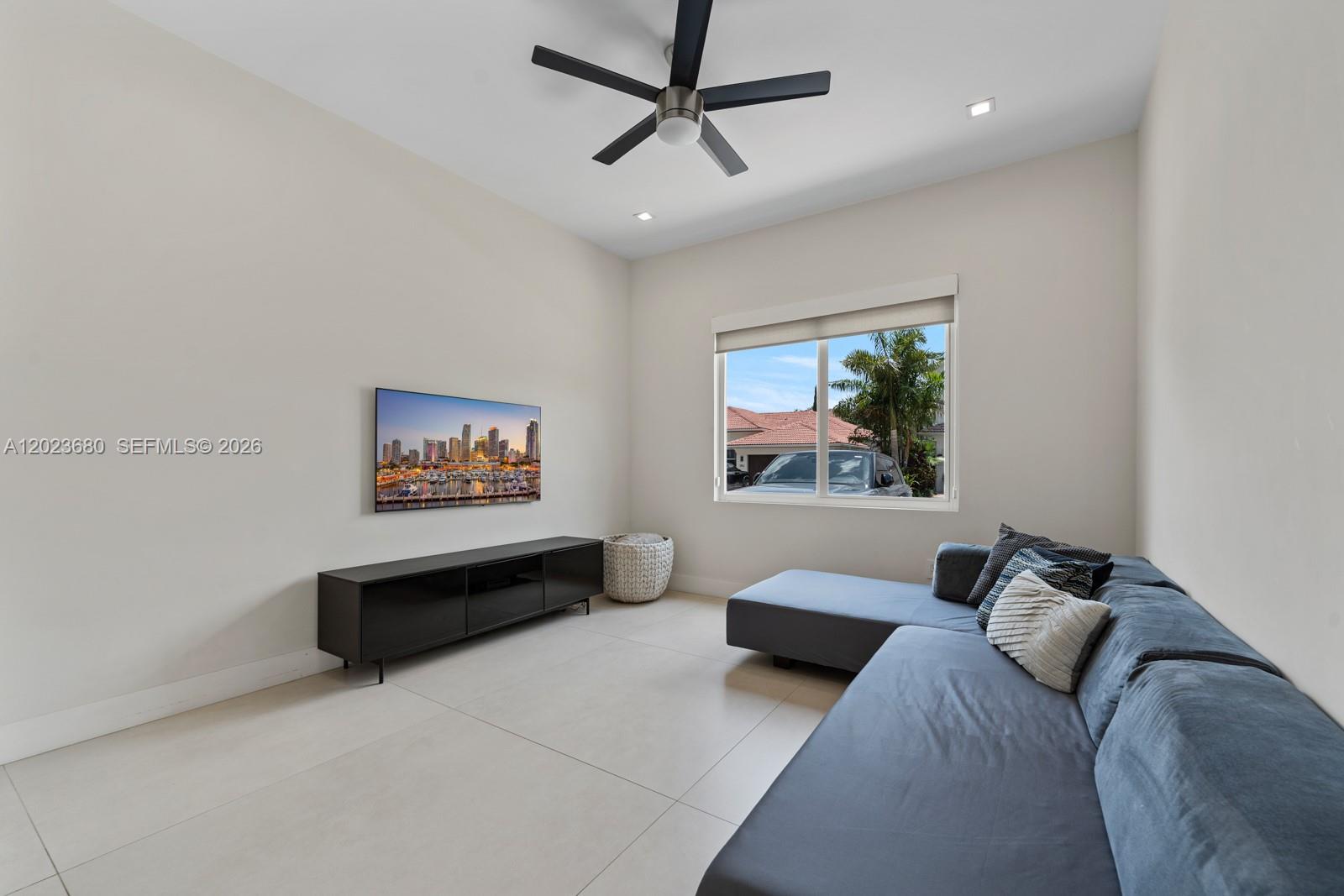 DORAL ISLES VENETIA - Residential