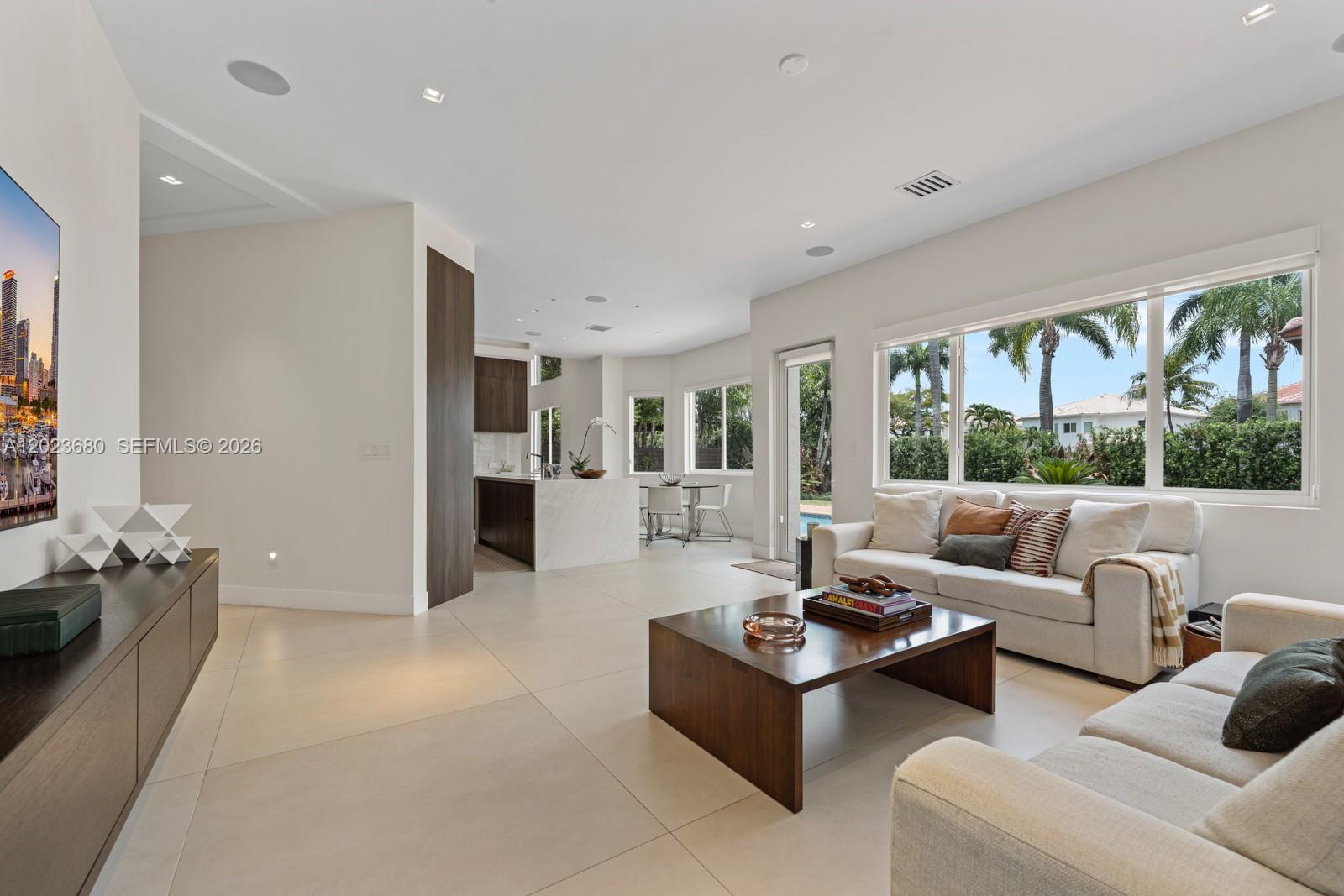 DORAL ISLES VENETIA - Residential
