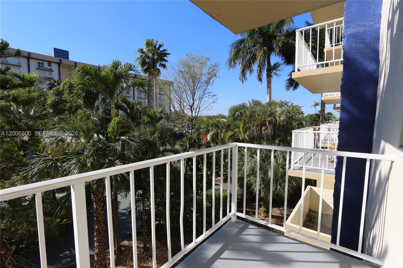 YOLANDA VILLAS CONDO - Residential