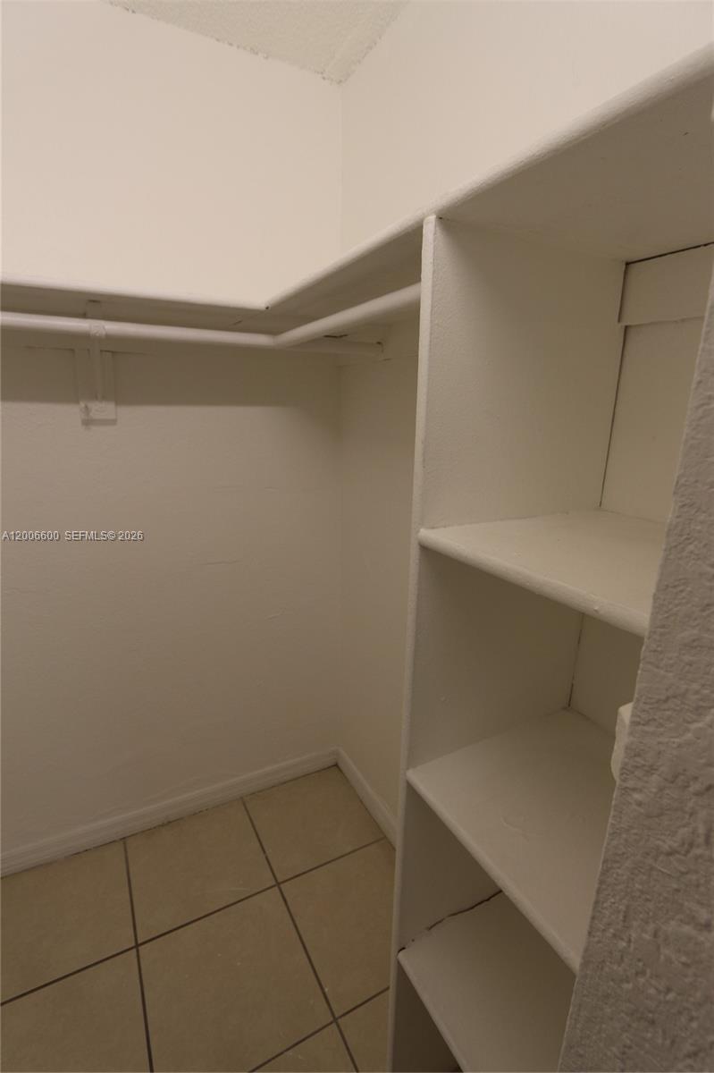 YOLANDA VILLAS CONDO - Residential