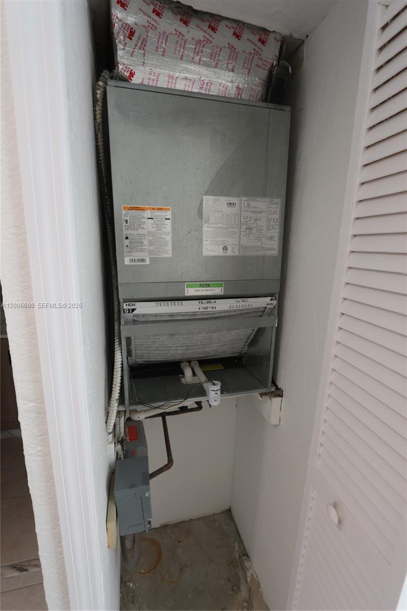 YOLANDA VILLAS CONDO - Residential