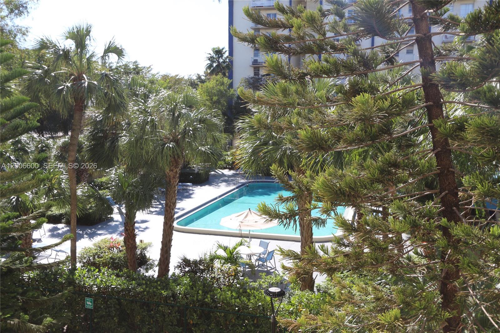 YOLANDA VILLAS CONDO - Residential