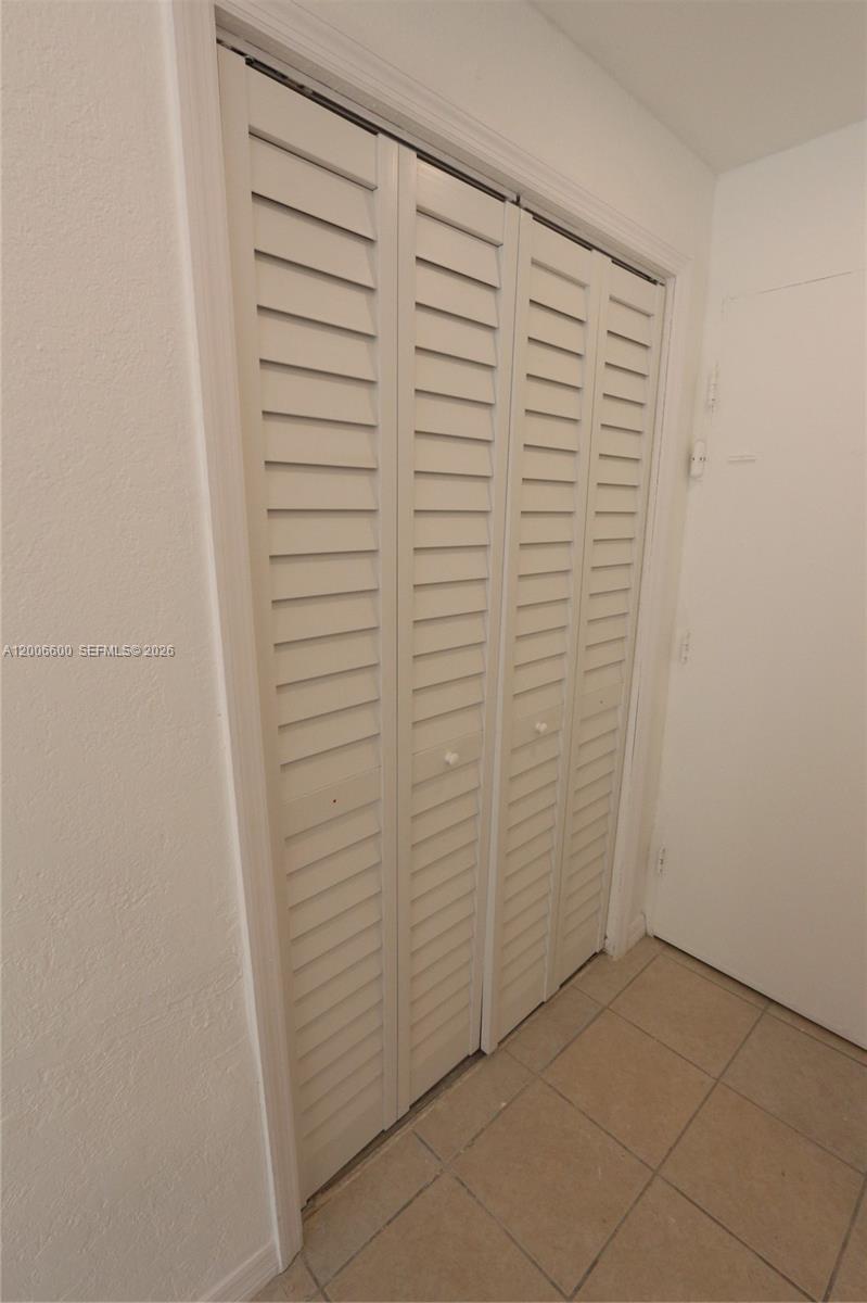 YOLANDA VILLAS CONDO - Residential