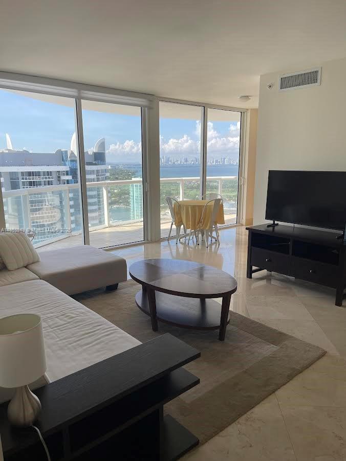 AKOYA CONDO - Residential Lease