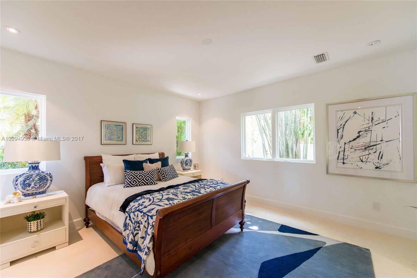 THE MOORINGS - Residential