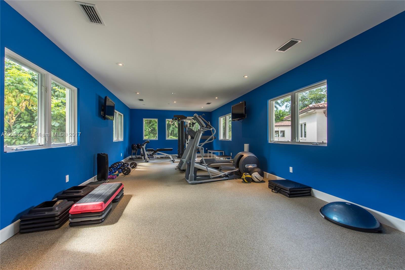 THE MOORINGS - Residential