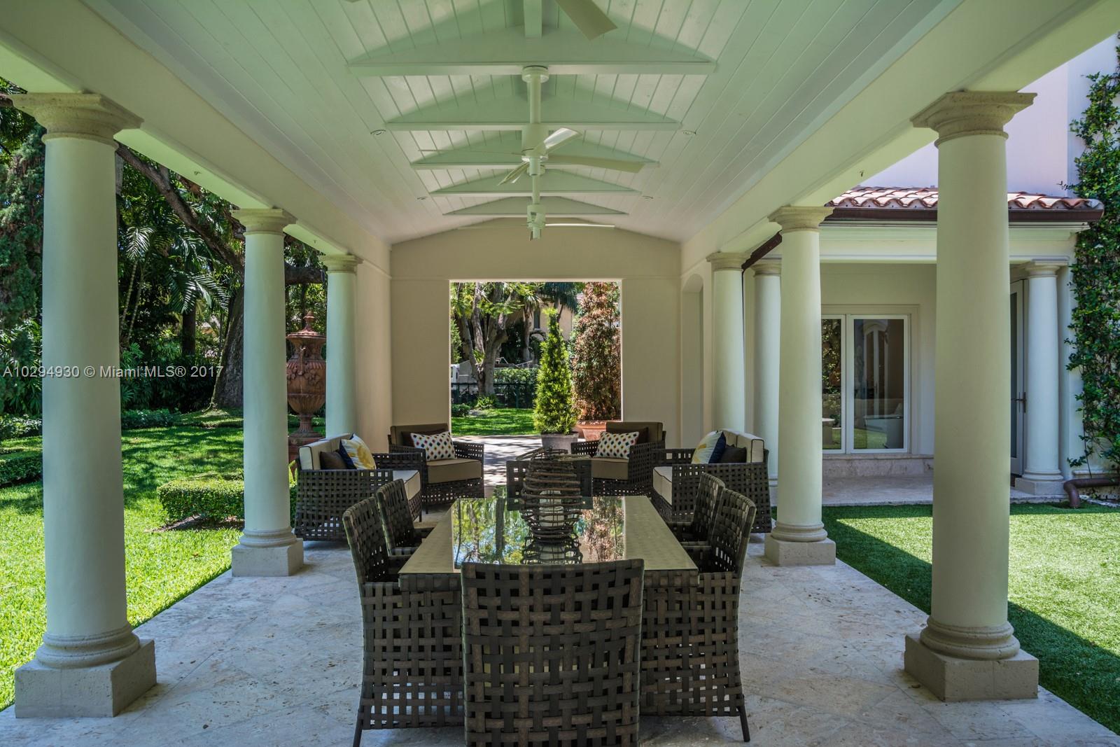 THE MOORINGS - Residential