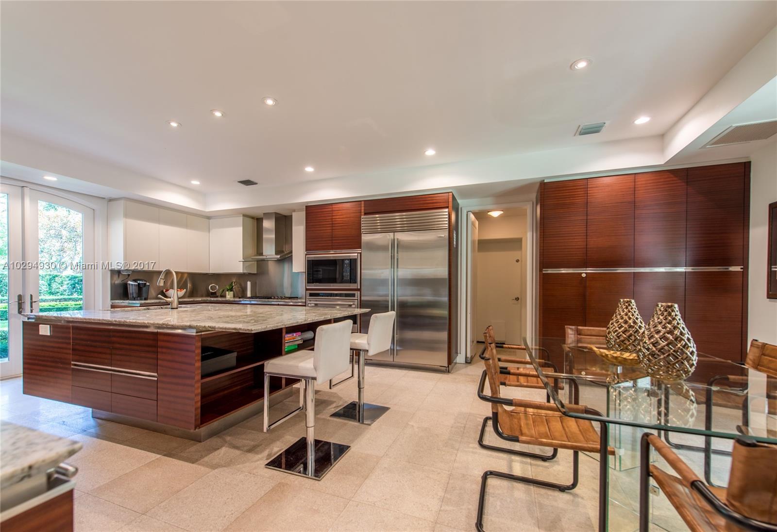 THE MOORINGS - Residential