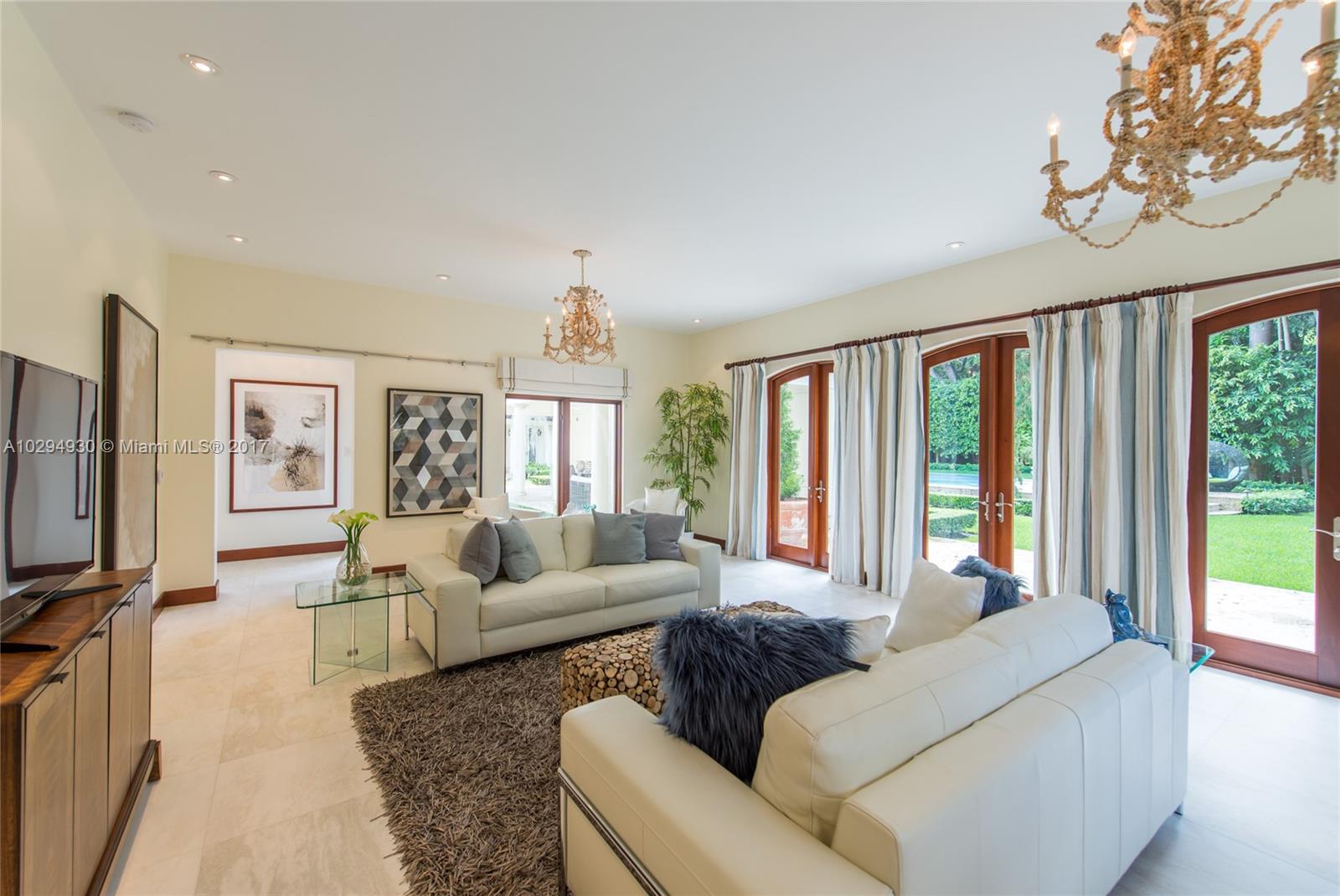 THE MOORINGS - Residential