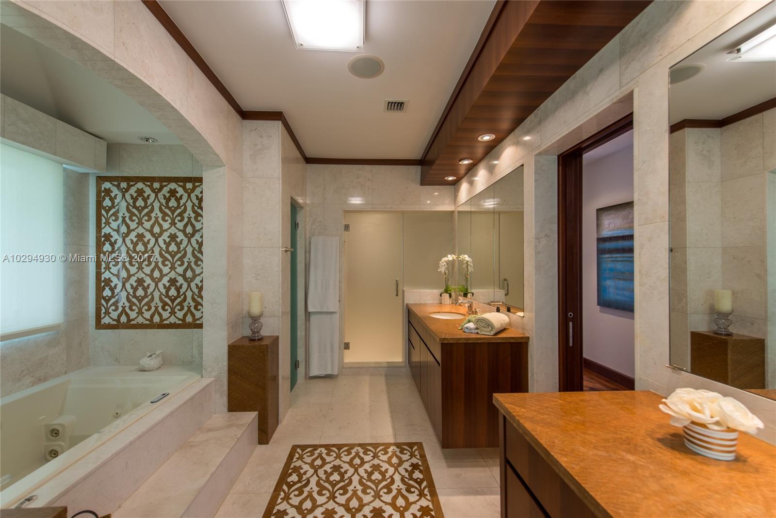 THE MOORINGS - Residential