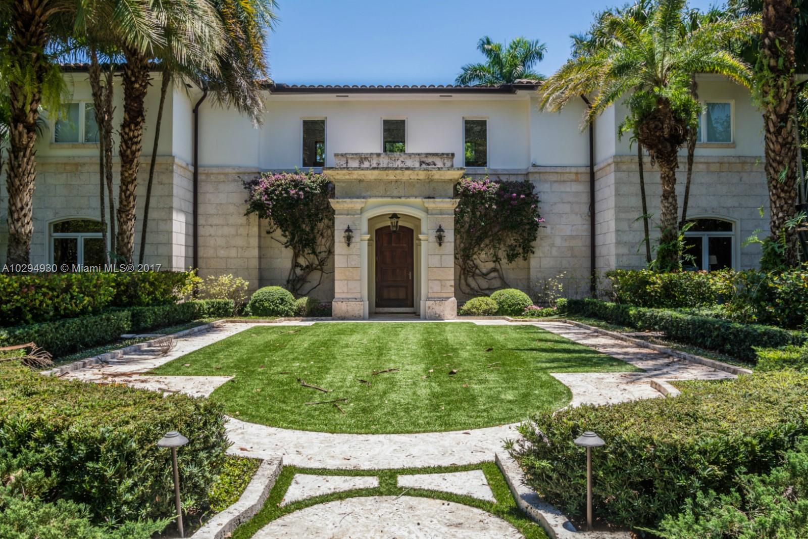 THE MOORINGS - Residential