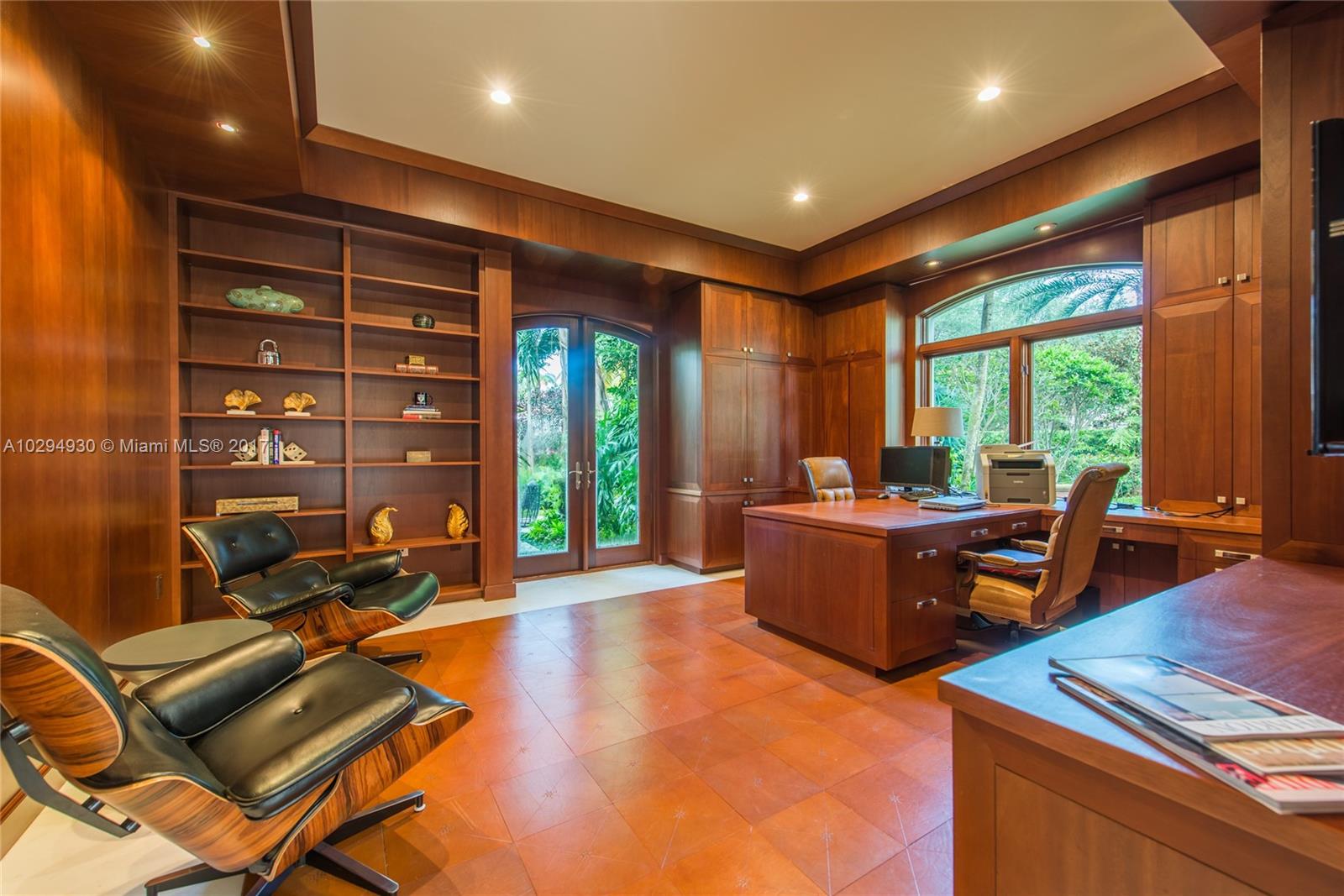 THE MOORINGS - Residential