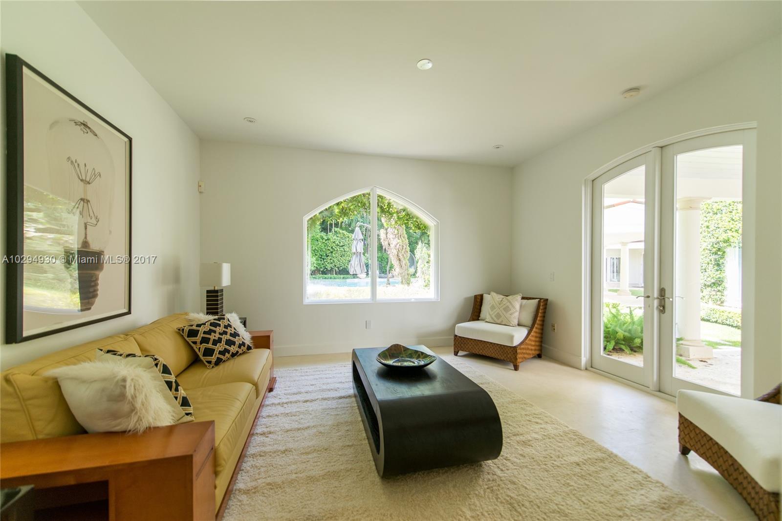 THE MOORINGS - Residential