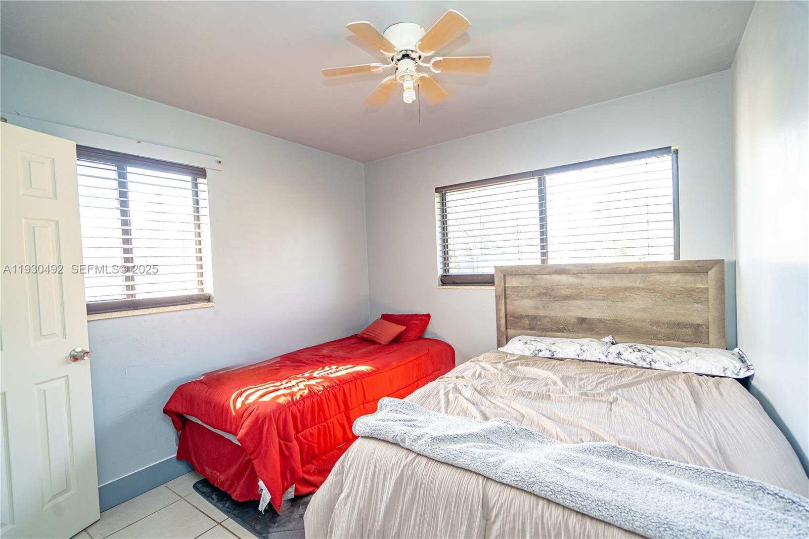 CAROL CITY LAKE STEVEN ES - Residential