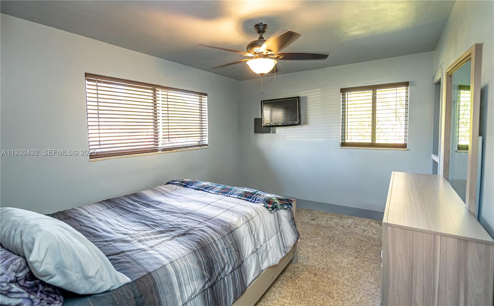 CAROL CITY LAKE STEVEN ES - Residential