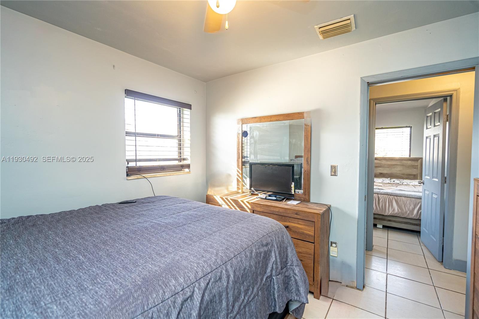 CAROL CITY LAKE STEVEN ES - Residential