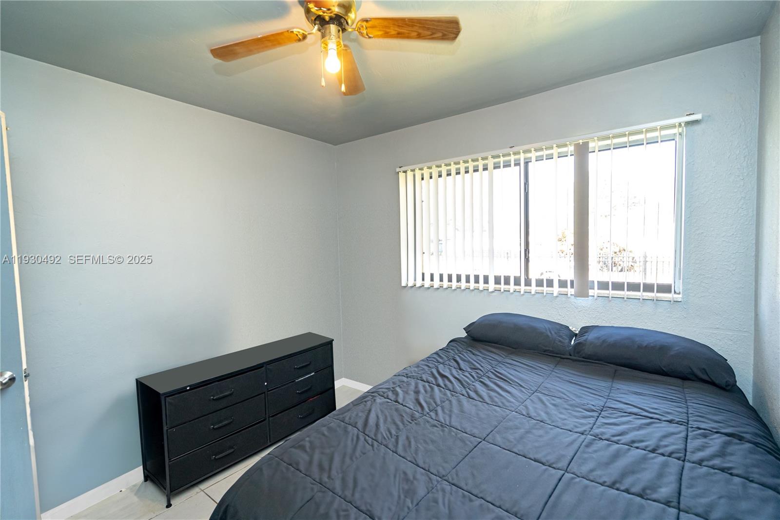 CAROL CITY LAKE STEVEN ES - Residential