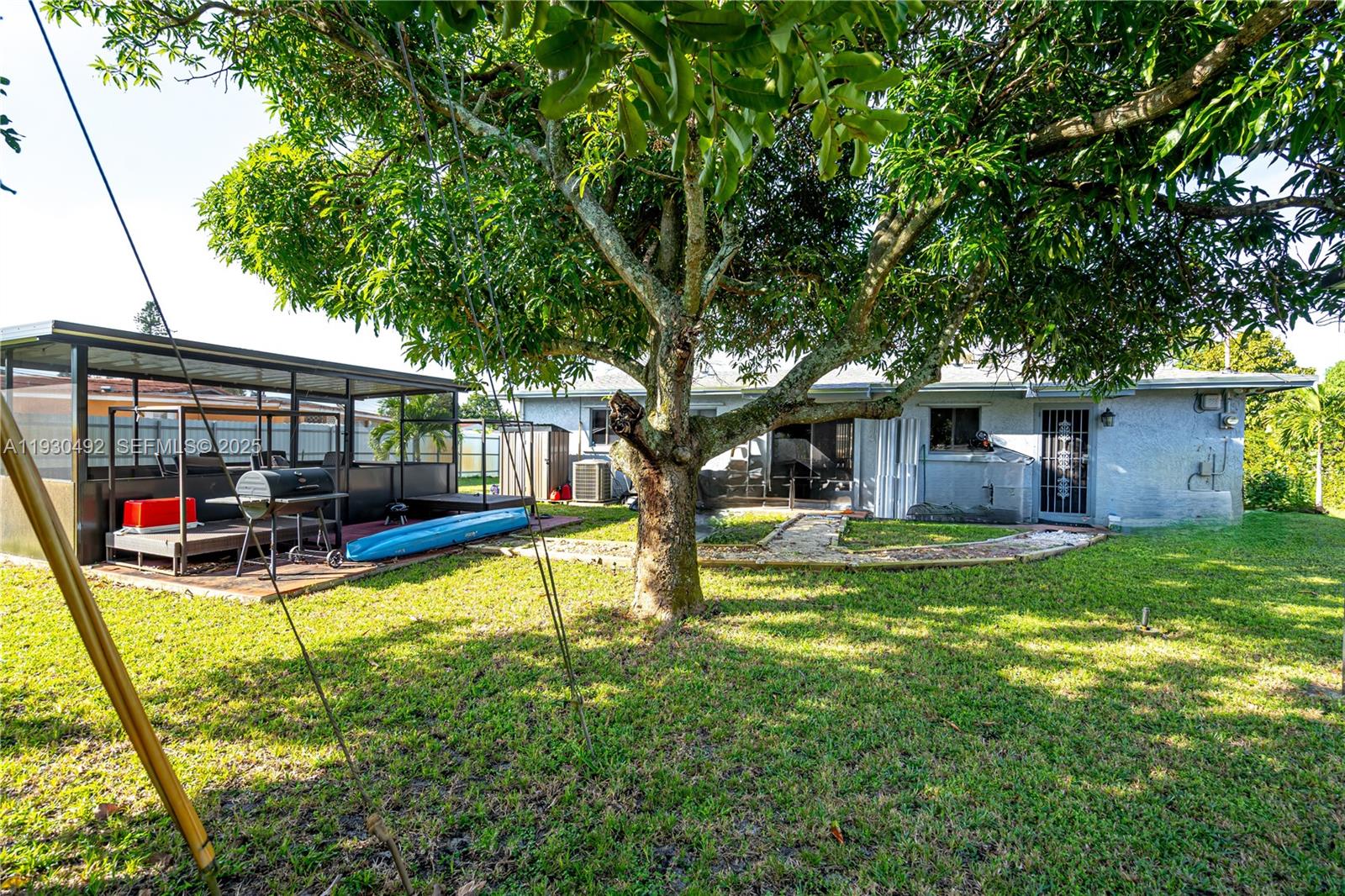 CAROL CITY LAKE STEVEN ES - Residential