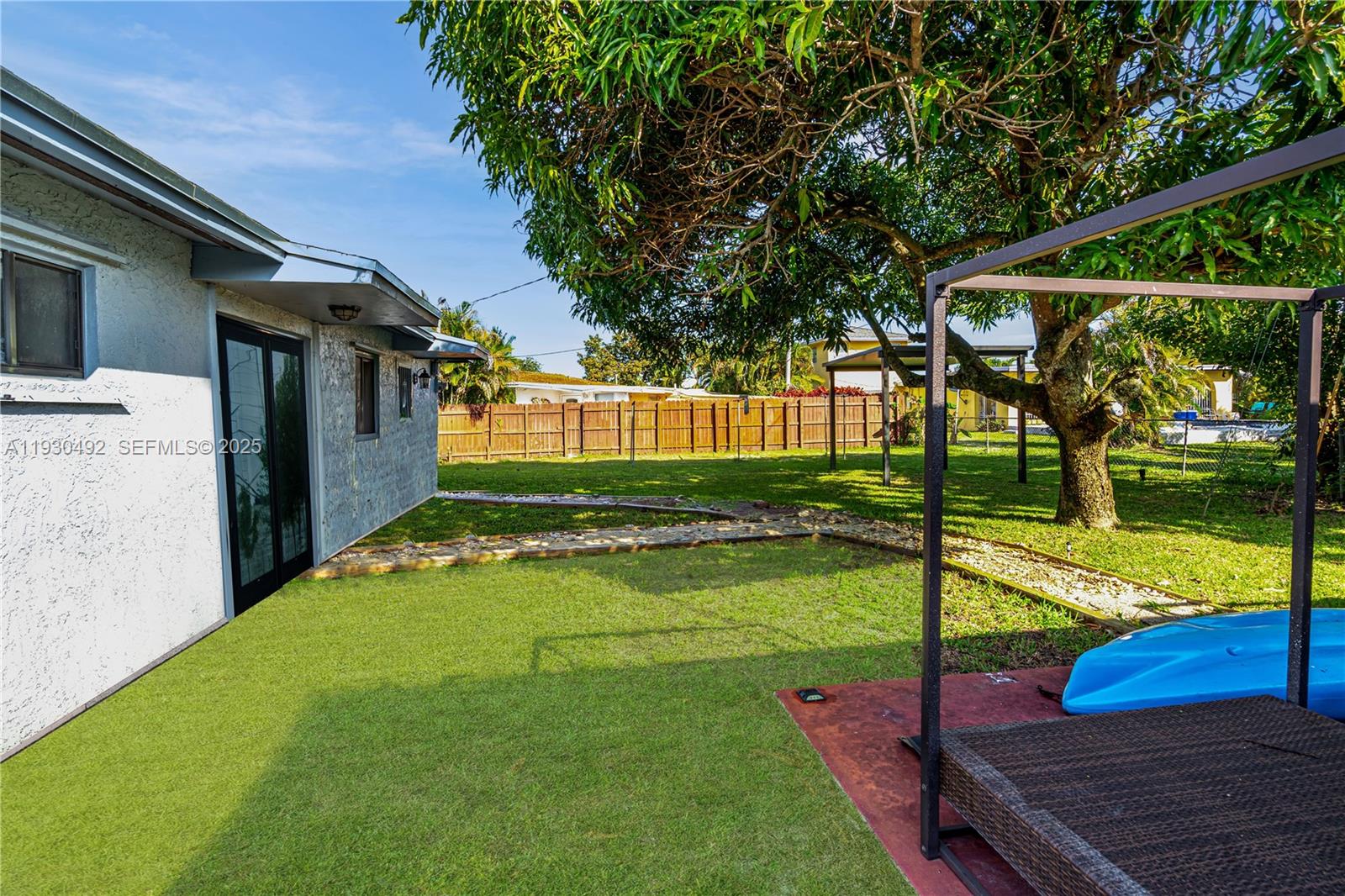 CAROL CITY LAKE STEVEN ES - Residential