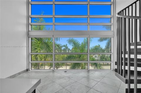 421 Meridian Ave 16 Miami Beach FL 33139