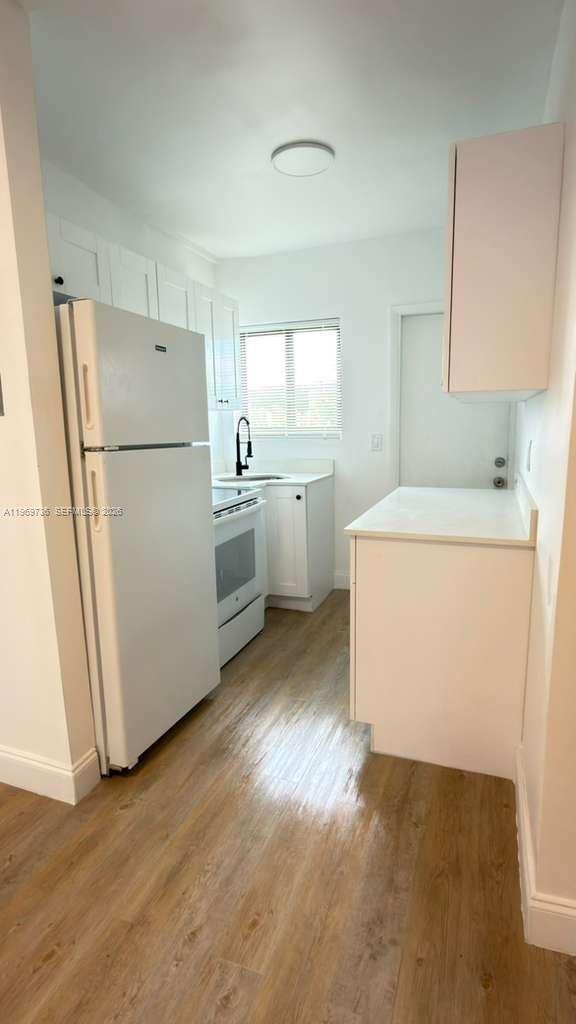 ISLE OF NORMANDY MIAMI VI - Residential Lease