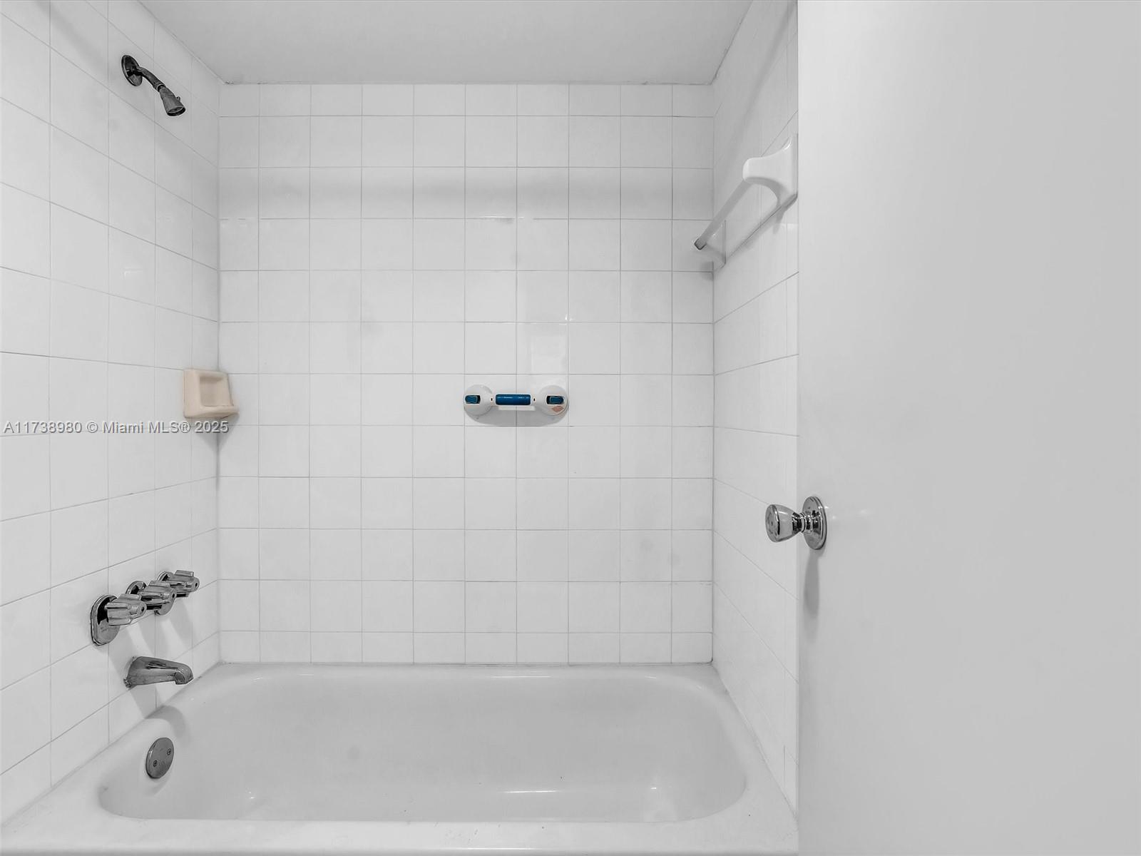 BISCAYA IV CONDO - Residential