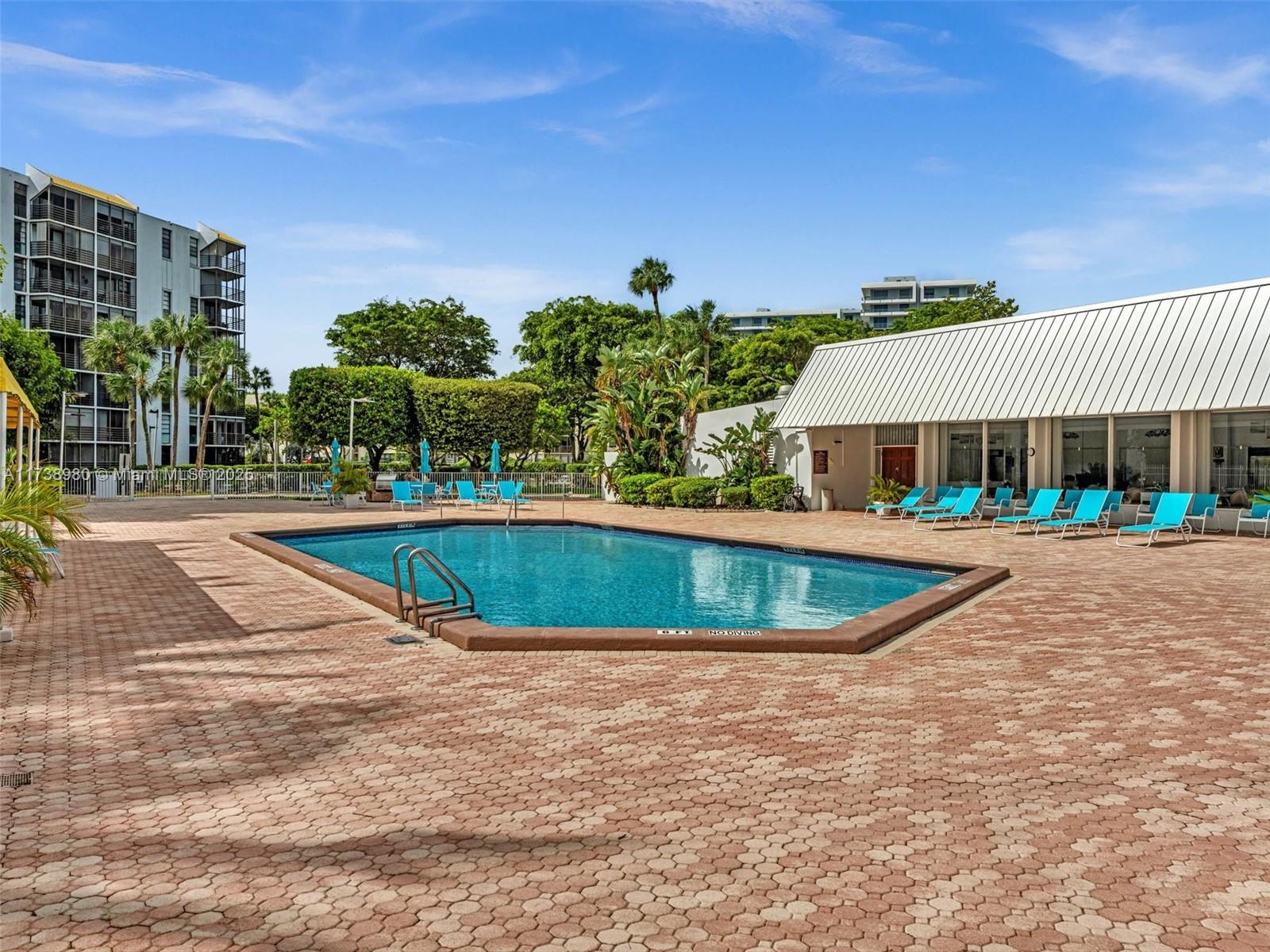 BISCAYA IV CONDO - Residential