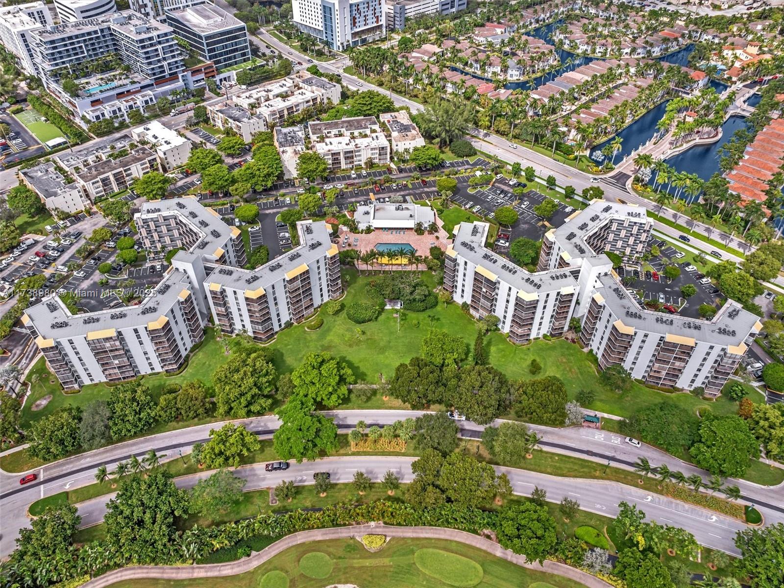 BISCAYA IV CONDO - Residential