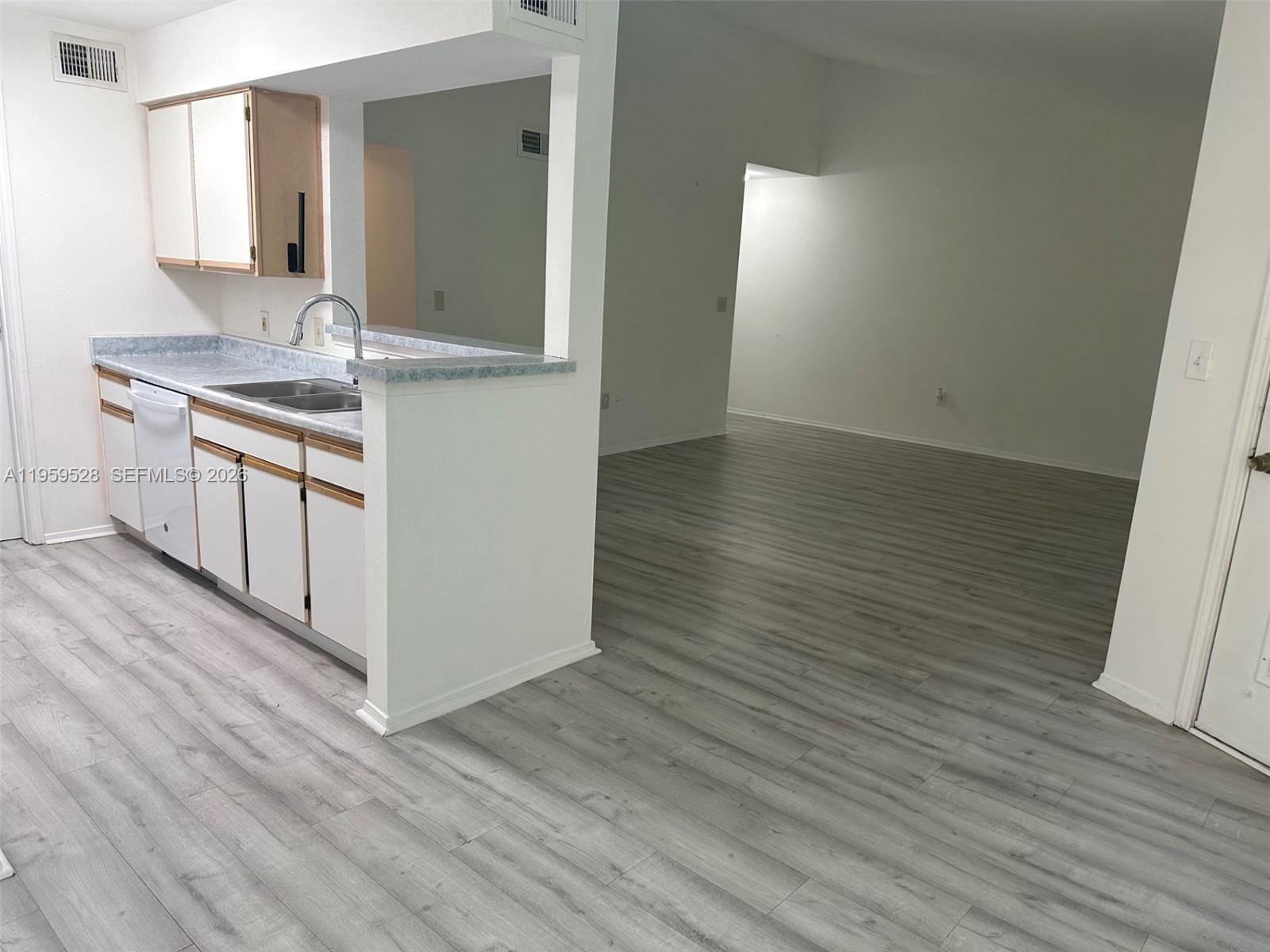 SAILBOAT POINTE CONDO - Residential Lease
