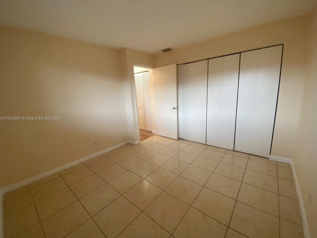 ROYAL PARK GARDENS III-H - Residential Lease