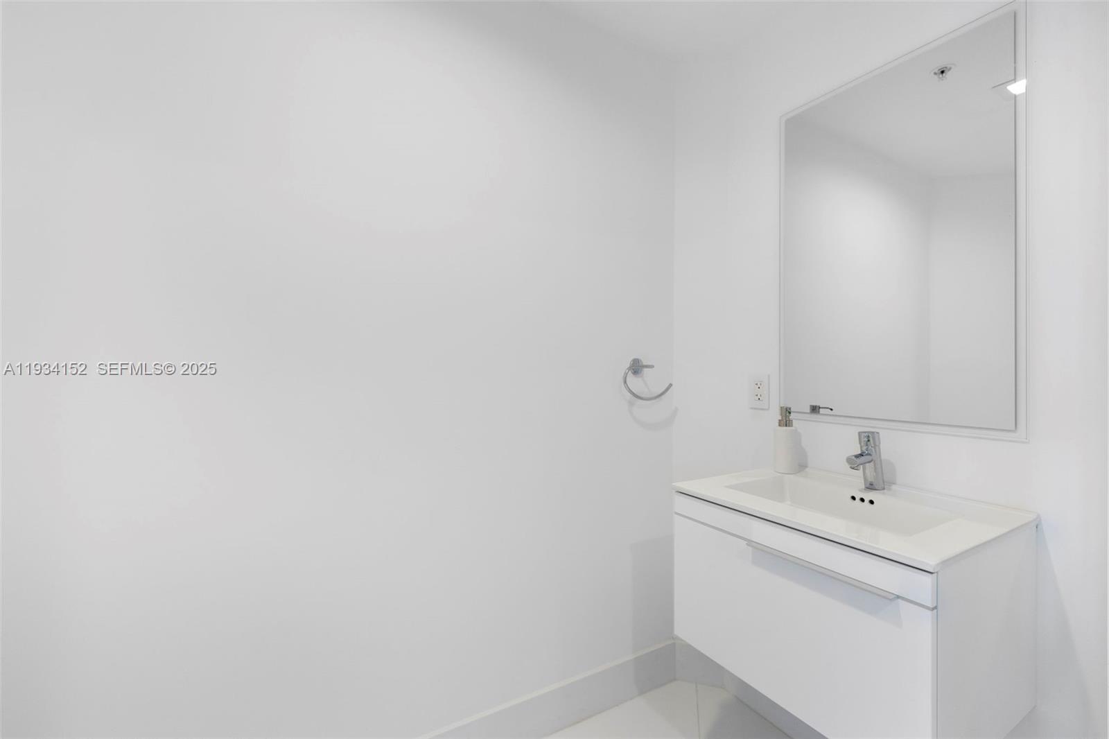 THE RESERVE AT MARINA PALM - Residential