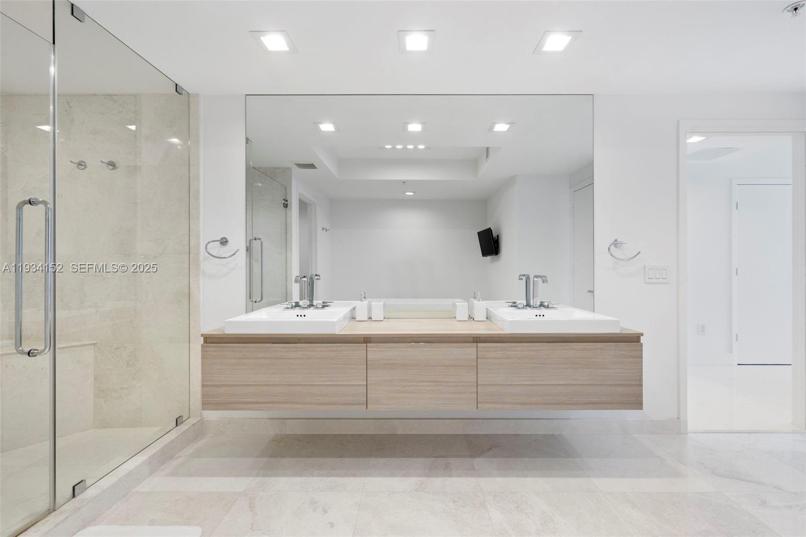 THE RESERVE AT MARINA PALM - Residential