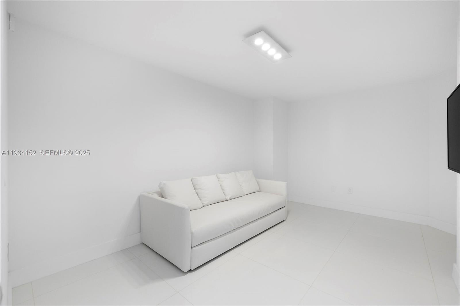 THE RESERVE AT MARINA PALM - Residential