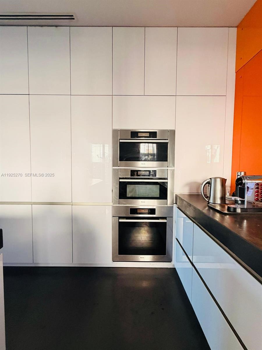 THE COURTYARDS AT THE POIN - Residential Lease